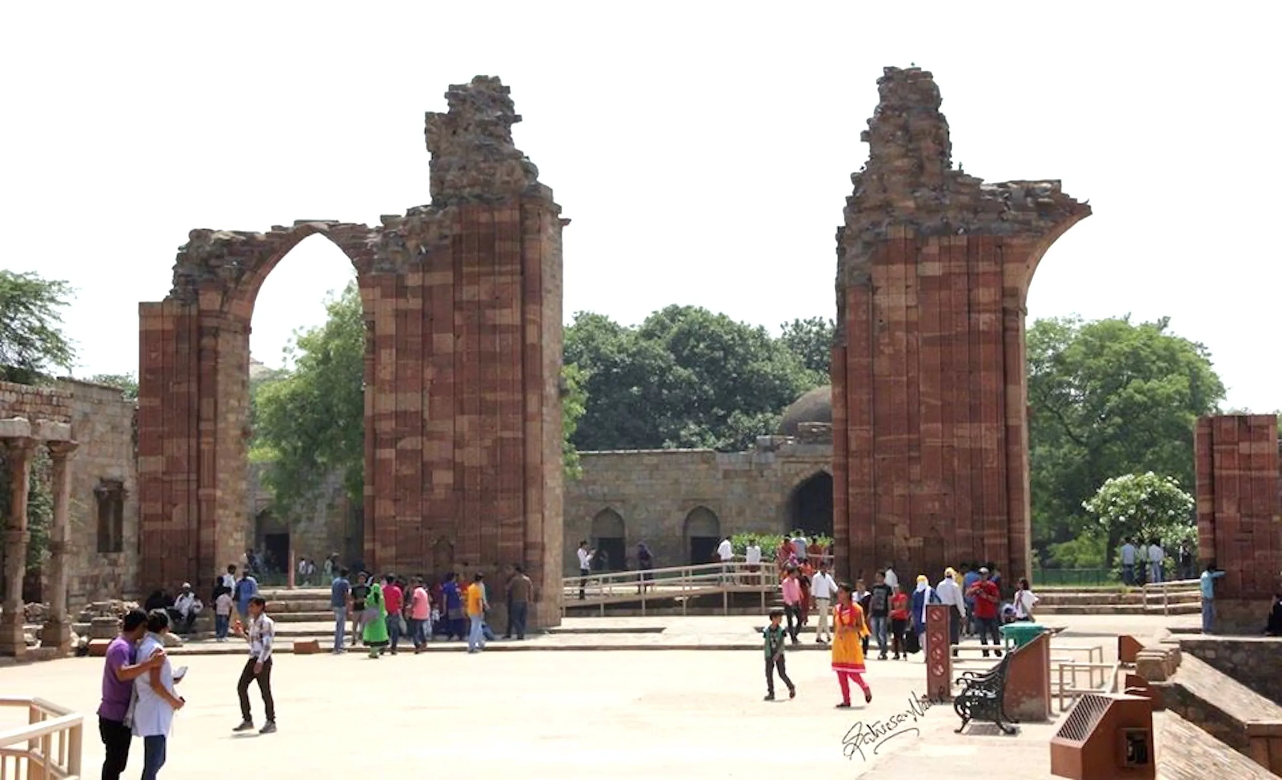 An Ancient City Of Qutab Minar 1199- 1311.