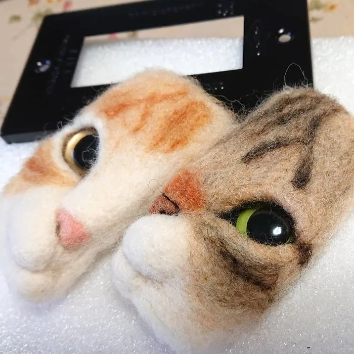 Here Are 30 Of This Japanese Felt Artist's Cutest Cat Frames