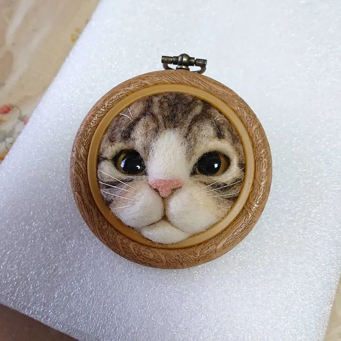 Here Are 30 Of This Japanese Felt Artist's Cutest Cat Frames
