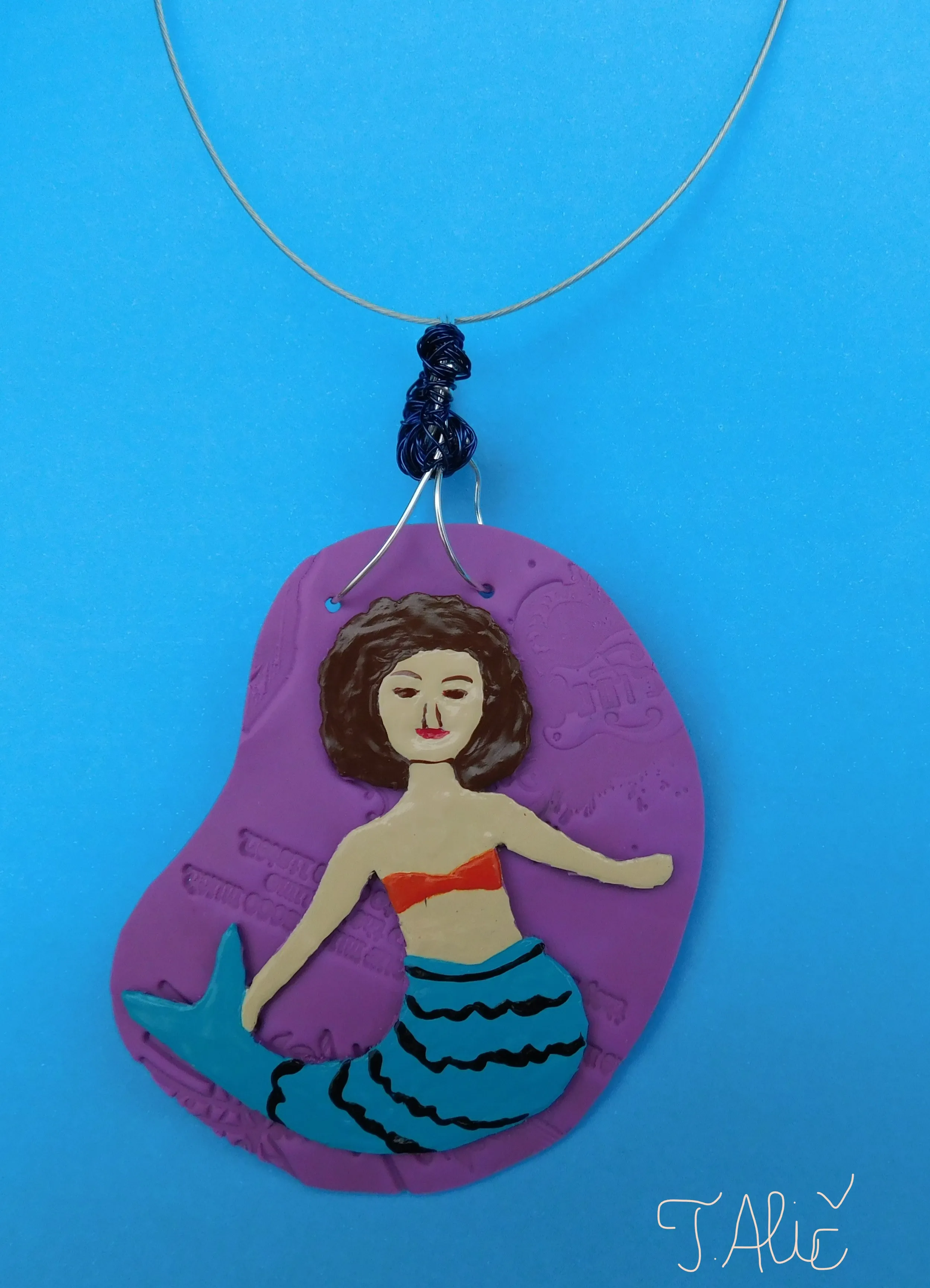 Handmade Necklace: Pendant With Design