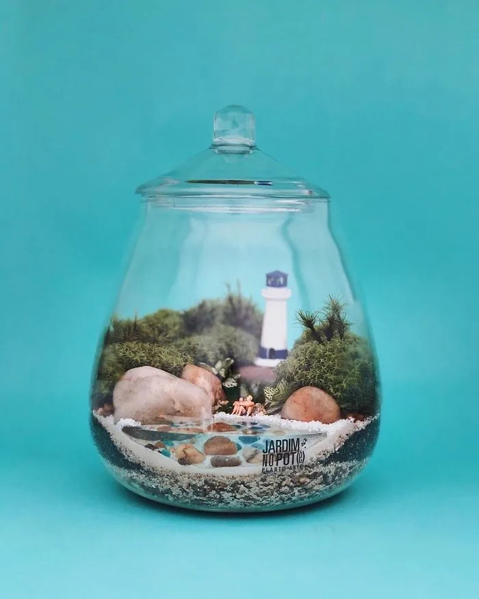 These Artists Put Micro, Self-Sustainable Ecosystems In Glass Containers (30 Pics)