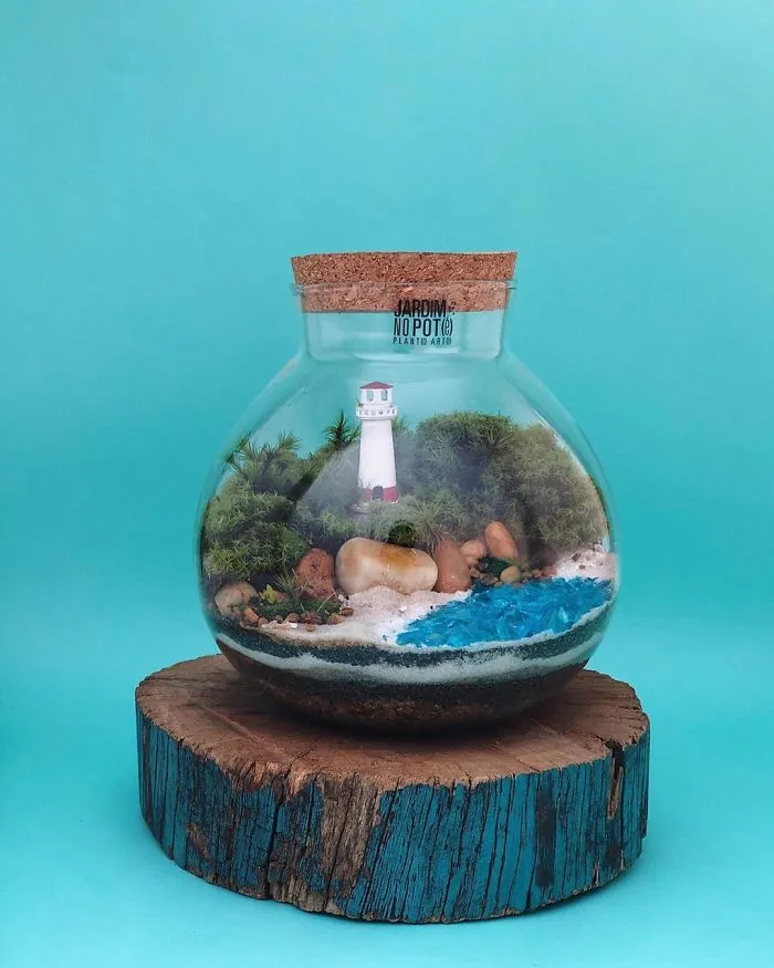 These Artists Put Micro, Self-Sustainable Ecosystems In Glass Containers (30 Pics)