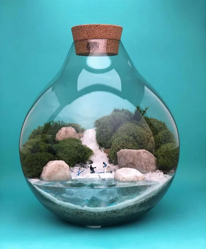 These Artists Put Micro, Self-Sustainable Ecosystems In Glass Containers (30 Pics)