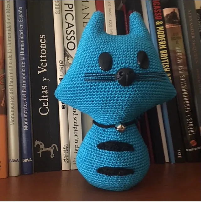 Free Pattern Alert: Unique Kitty-Cat Amigurumi, She's So Unusual!