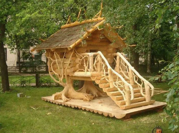 30 Times People Got Creative With Their Chicken Coops And Built These Gems