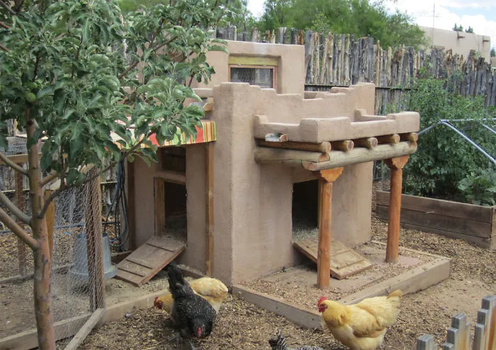 30 Times People Got Creative With Their Chicken Coops And Built These Gems