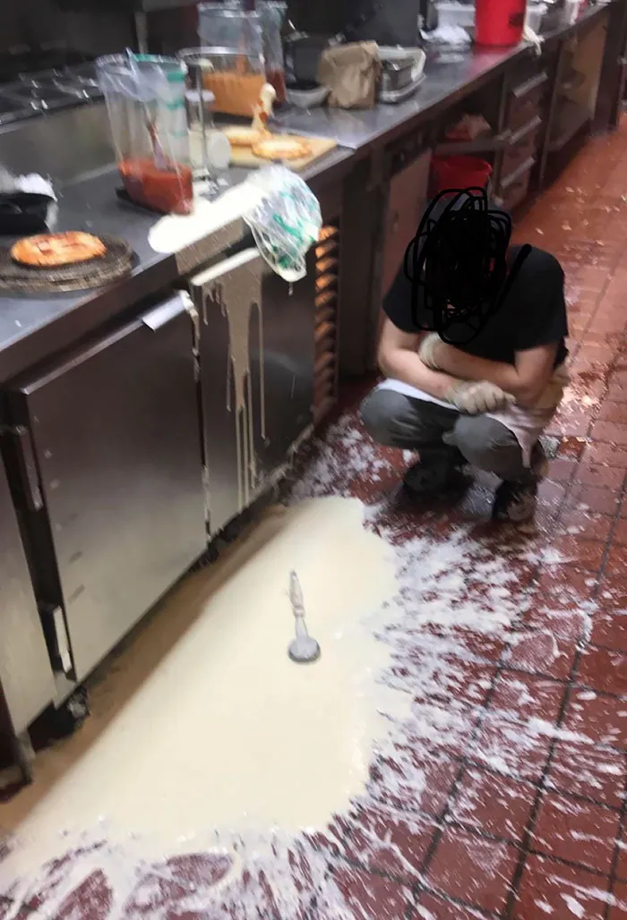 5 minutos antes de cerrar tras un turno de 12 horas
