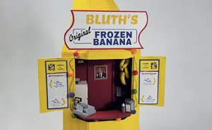 I Made A Tiny Model Of The Banana Stand From "Arrested Development" Down To The Tiniest Bits (7 Pics)