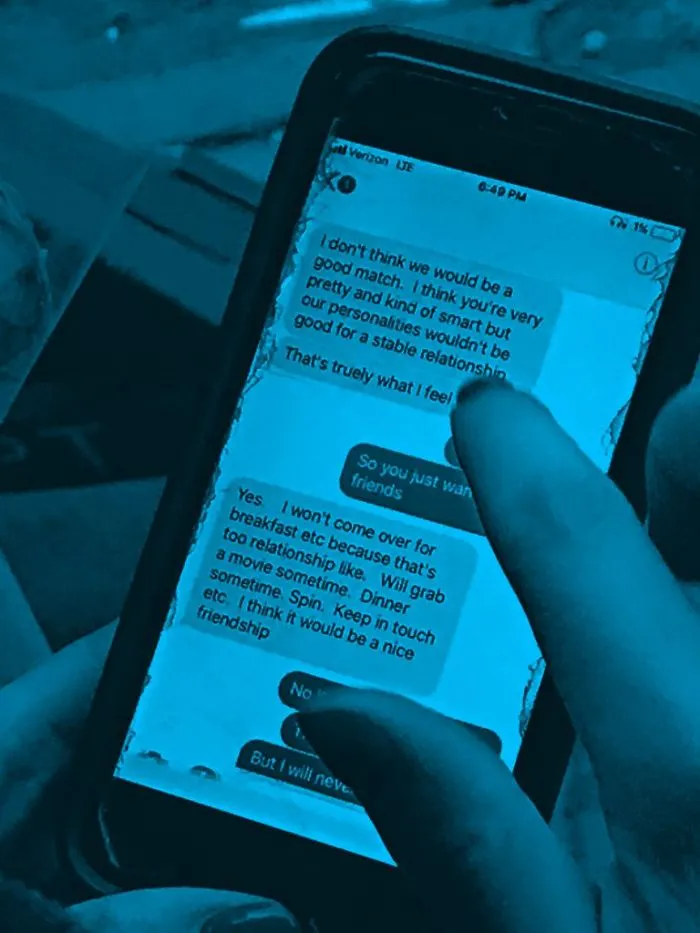 Photographer Spies On New Yorkers' Text Messages, Shares 10 Of The Most Unusual Ones He's Captured