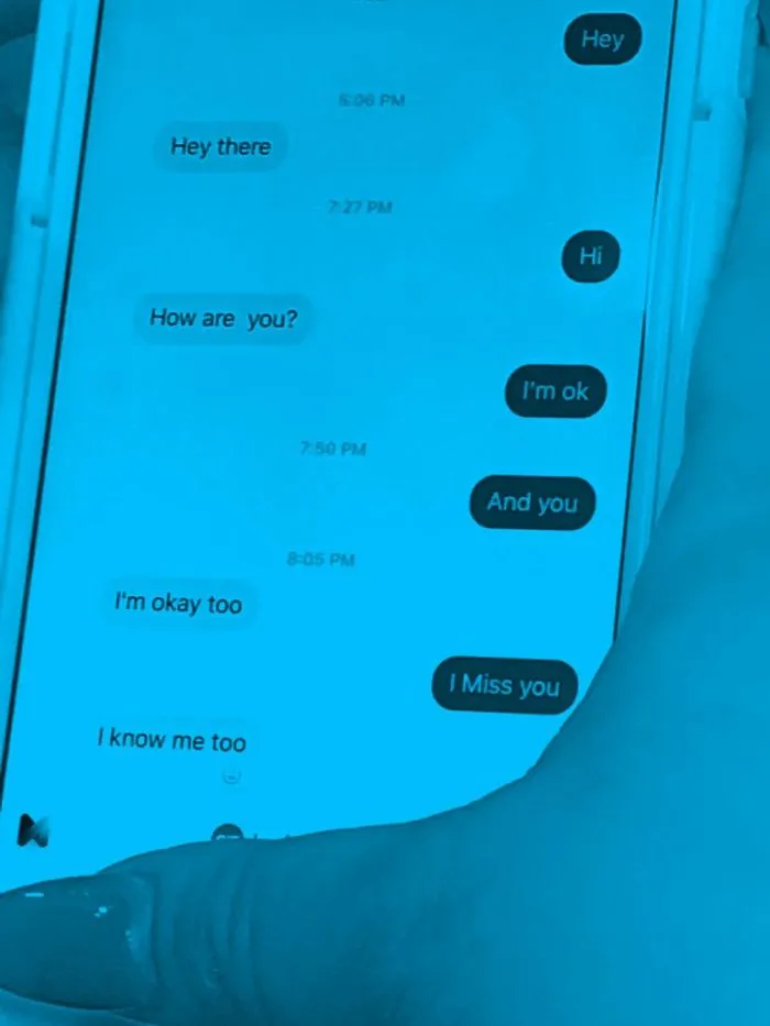 Photographer Spies On New Yorkers' Text Messages, Shares 10 Of The Most Unusual Ones He's Captured