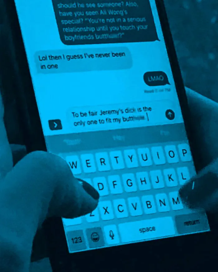 Photographer Spies On New Yorkers' Text Messages, Shares 10 Of The Most Unusual Ones He's Captured