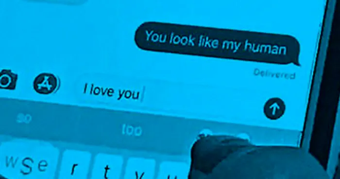 Photographer Spies On New Yorkers' Text Messages, Shares 10 Of The Most Unusual Ones He's Captured