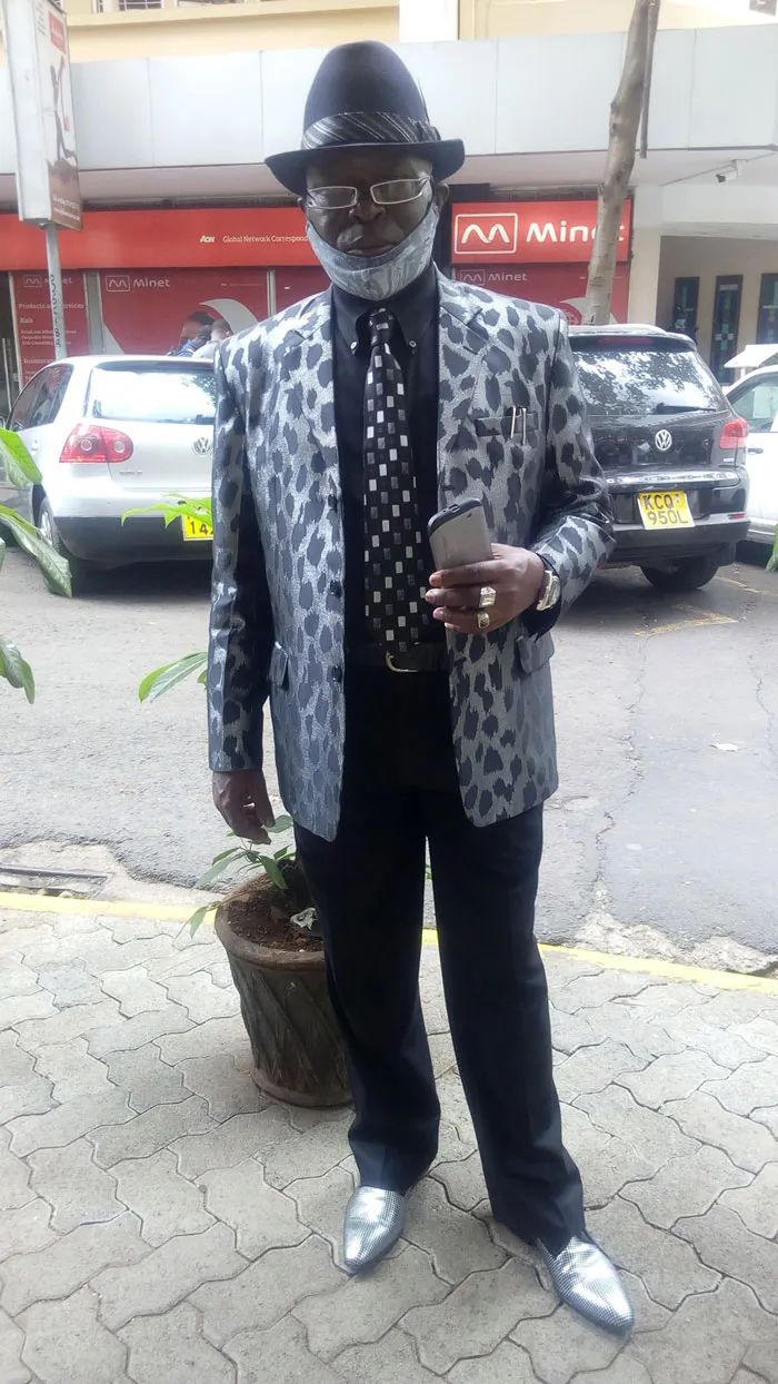 Este es James Maina Mwangi, autoproclamado hombre con más estilo de África, si no del mundo (32 fotos)