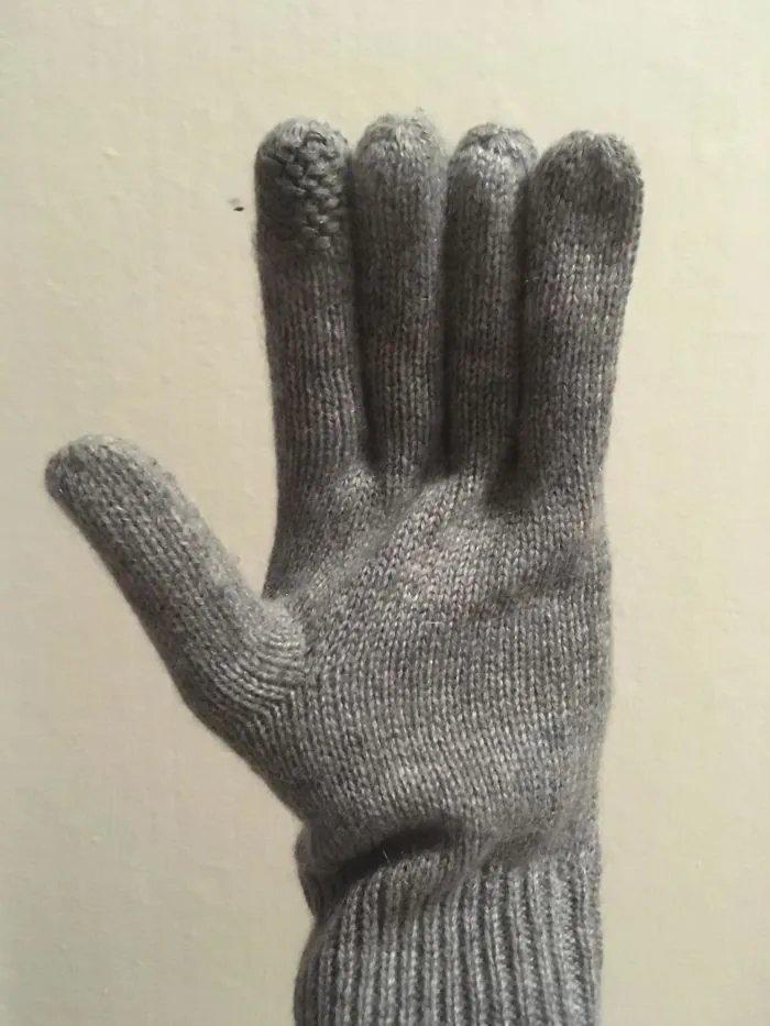 Guantes con todos los dedos iguales