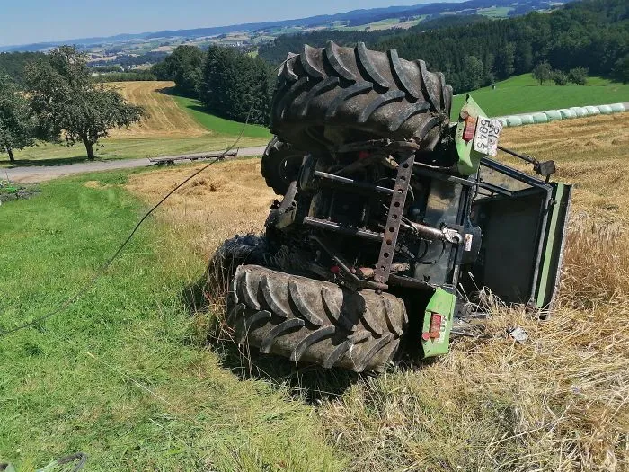 No sé como pero he volcado el tractor