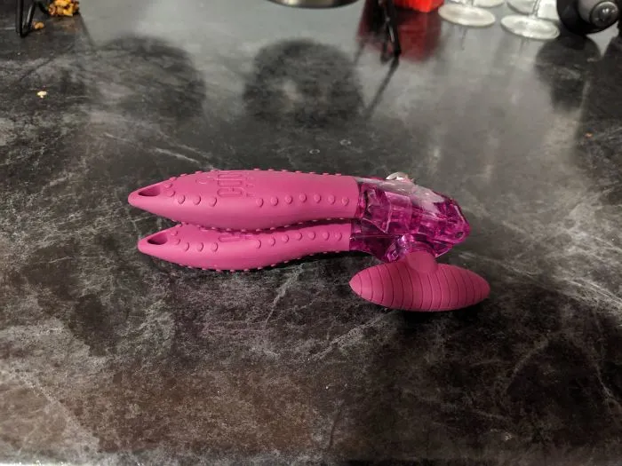 Abrelatas que parece un juguete sexual