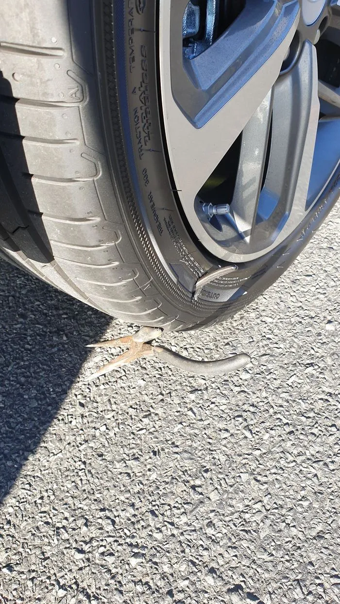 Probando el coche nuevo de mi esposa, ha pasado esto