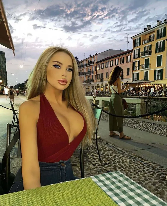 I Didn’t Know There Was A Wax Statue In Milan