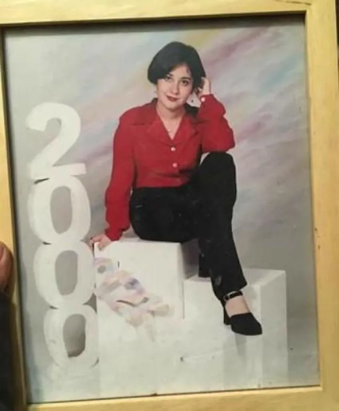 Yo a los 15 años, canalizando a mi mujer de negocios de 30 y tantos