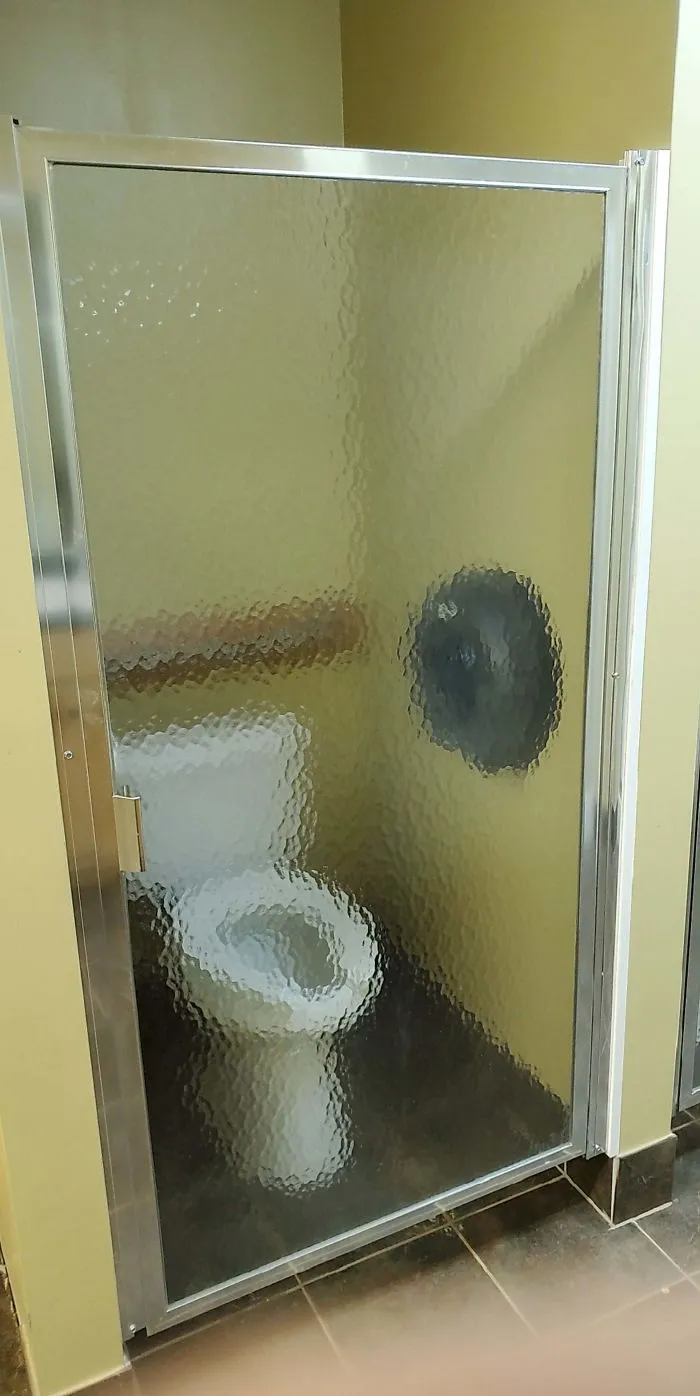 Estas cabinas de retretes