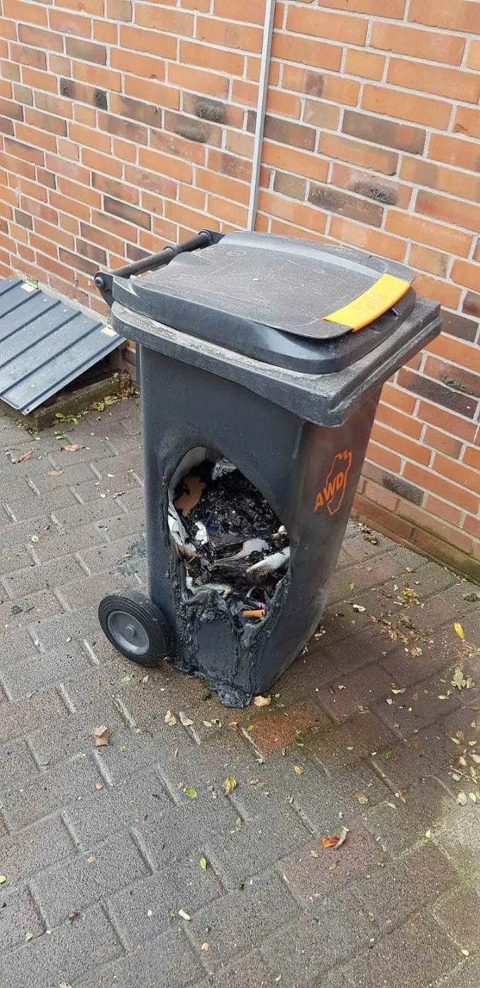 Qué podría salir mal si mi vecino tira las brasas de su barbacoa a la basura