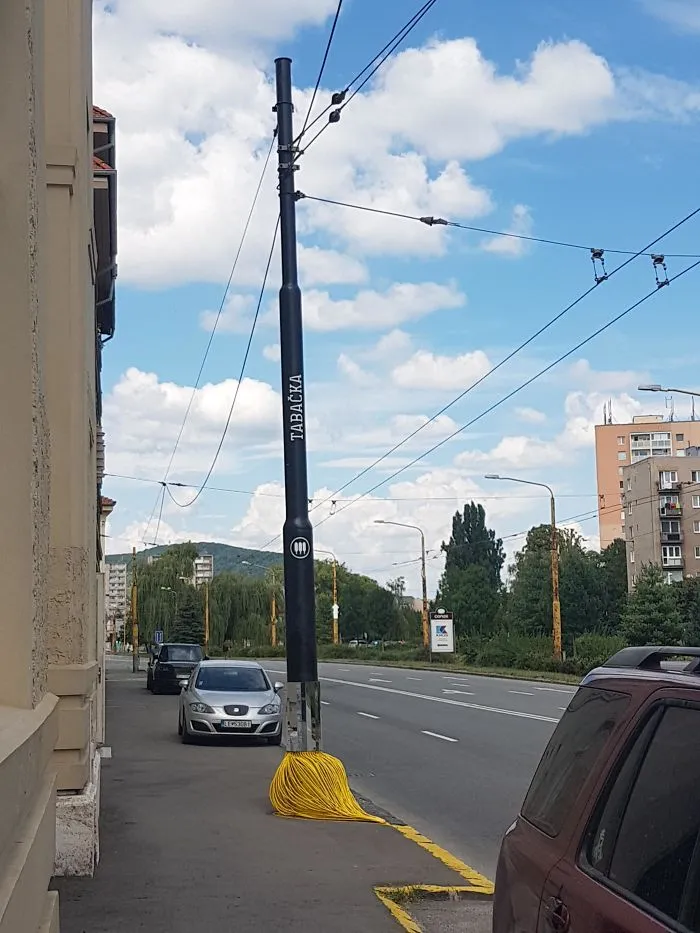 Here's A Street Lamp That Was Designed To Look Like A Paintbrush