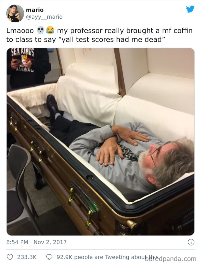 People Are Pointing Out How Hilariously Different High School Teachers And College Professors Are (30 Pics)