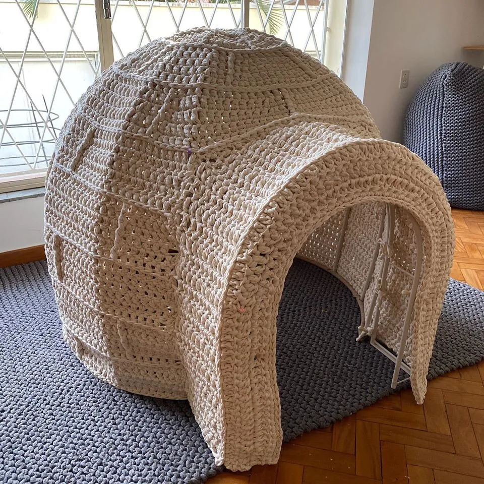 Anne Galante's Life-Size Play Igloo
