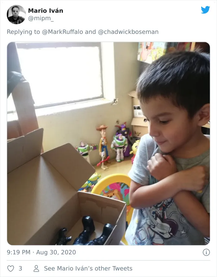 Kids Are Honoring Late Black Panther With Action Figure Memorials And Here Are 20 Of The Most Heartbreaking Photos