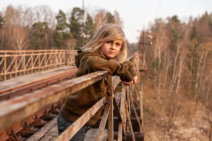 Our 28 Photos Beg Tom Cruise To Not Blow Up Our Beloved Bridge