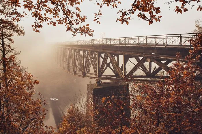 Our 28 Photos Beg Tom Cruise To Not Blow Up Our Beloved Bridge