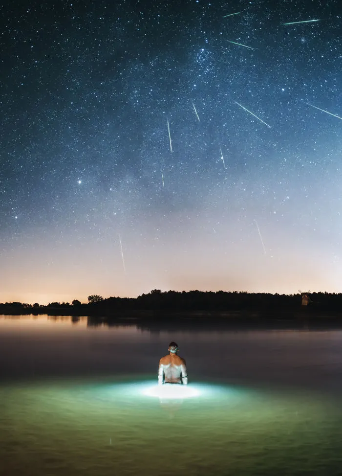 I Created A Project Where I Draw In The Night Sky Using Drones And Light (10 Pics)