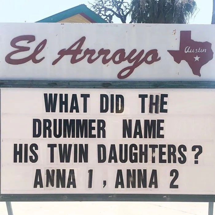 This Restaurant Is Winning The Funny Sign Game
