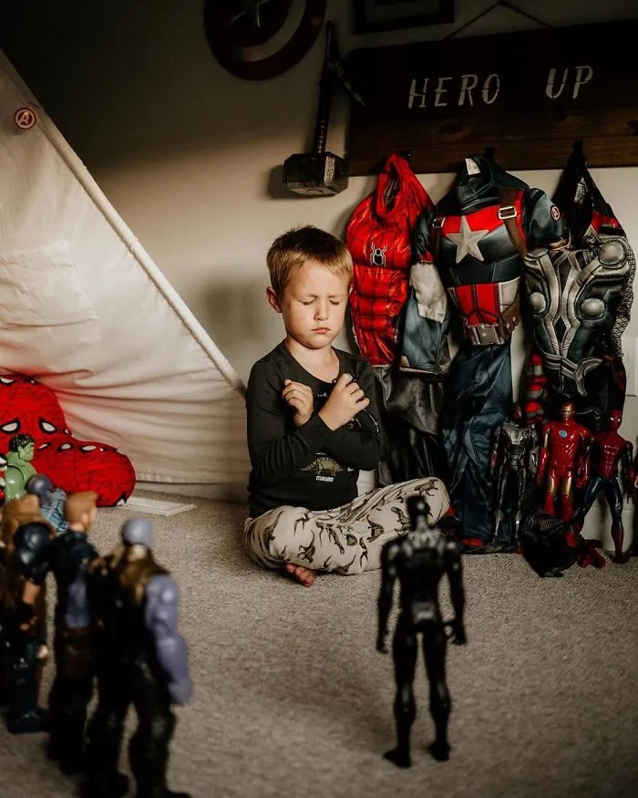 Kids Are Honoring Late Black Panther With Action Figure Memorials And Here Are 20 Of The Most Heartbreaking Photos