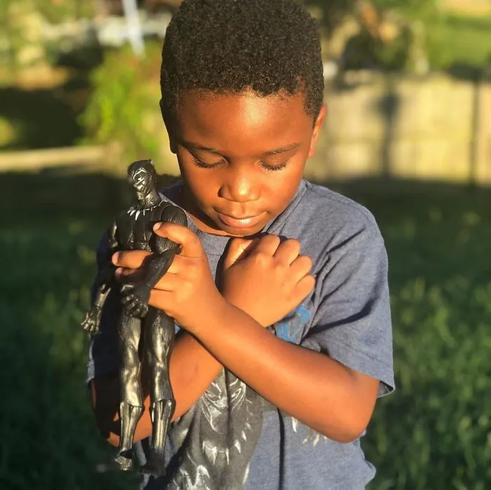 Kids Are Honoring Late Black Panther With Action Figure Memorials And Here Are 20 Of The Most Heartbreaking Photos