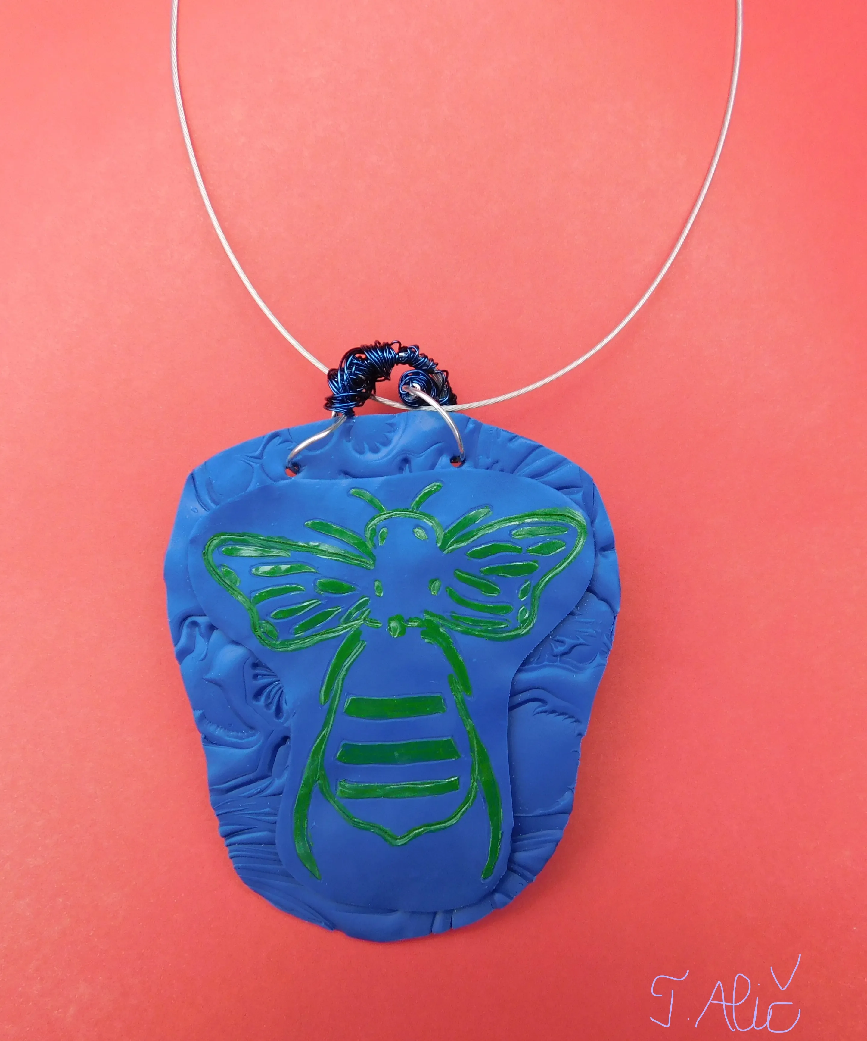 Handmade Necklace: Bee