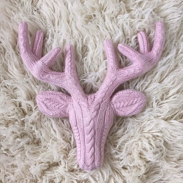 Chippyrabbit’s Cruelty-Free Cabled Deer Head - Fauxidermy Done Right!