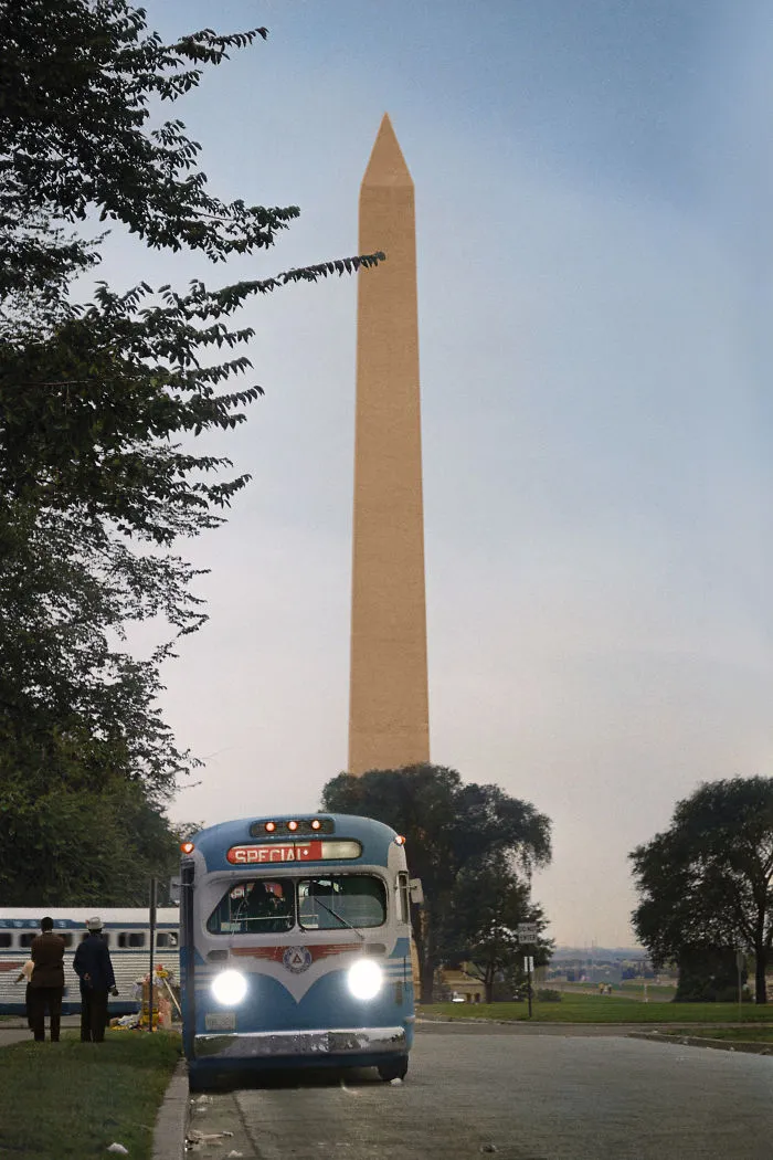 Bus Leaving Near The Washington Monument, After The March On Washington
