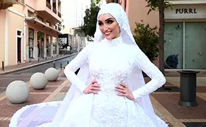Photographer Captures The Exact Moment Of The Beirut Explosion In This Wedding Photoshoot