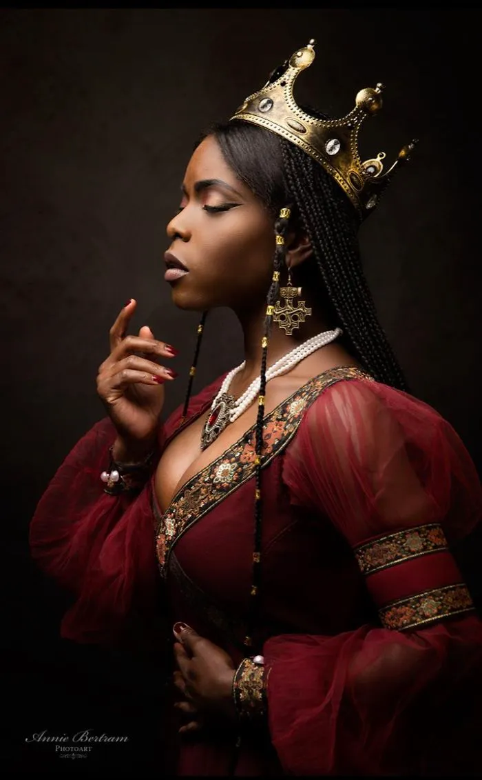 Imágenes increíbles de mujeres negras en sesiones fotográficas de fantasía (30 fotos)