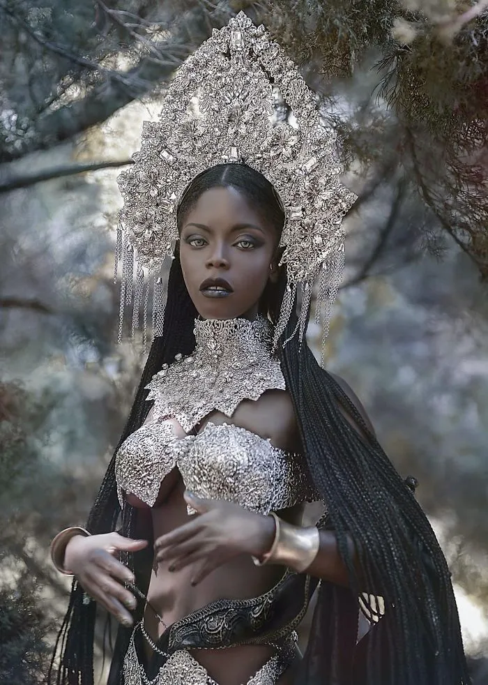 Imágenes increíbles de mujeres negras en sesiones fotográficas de fantasía (30 fotos)