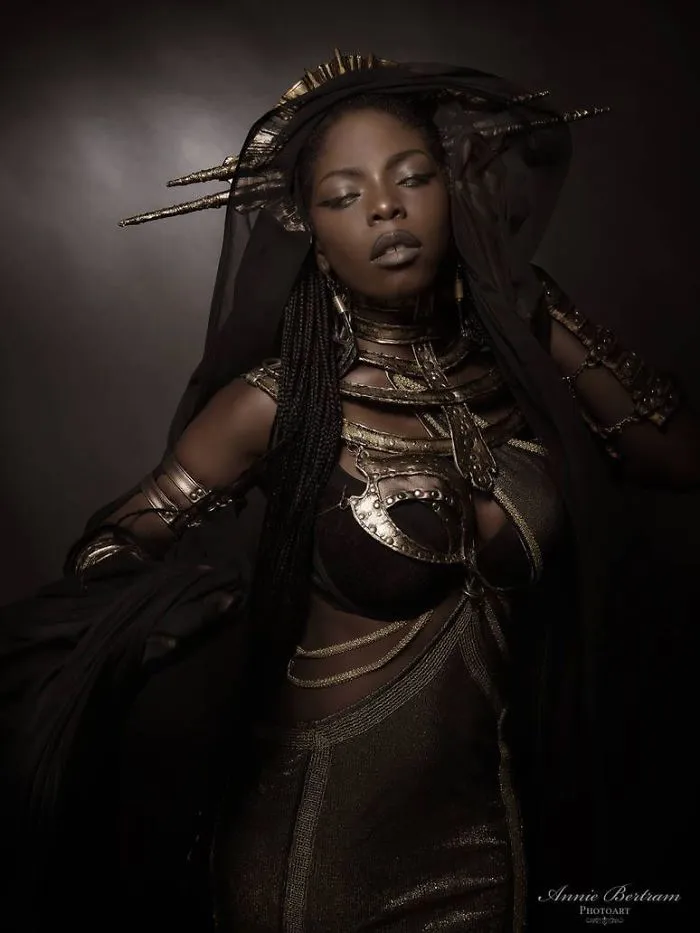 Imágenes increíbles de mujeres negras en sesiones fotográficas de fantasía (30 fotos)