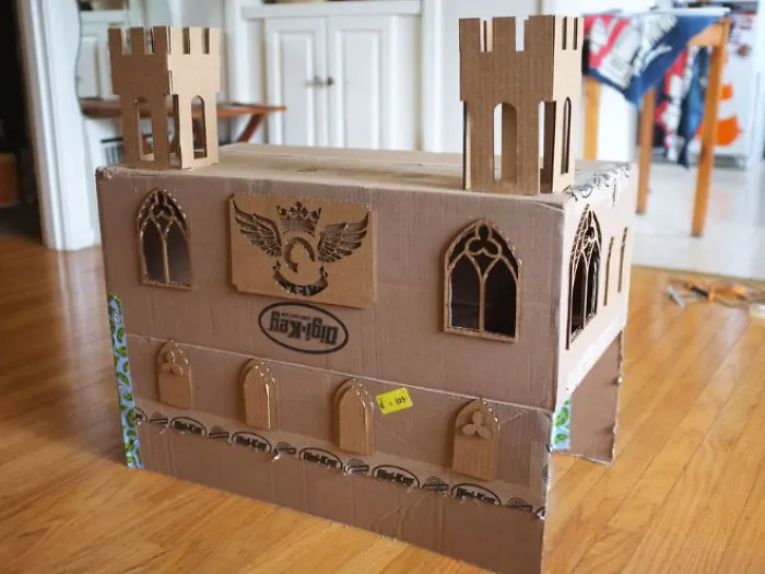 30 Times People Built Their Cats A Cardboard Fort And It's An Ecological Solution To Where To Put All The Boxes