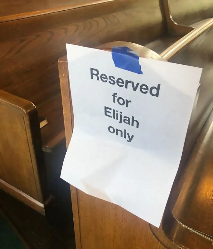 This Church Uses Hilarious And Accurate Biblical References To Enforce Social Distancing (8 Pics)