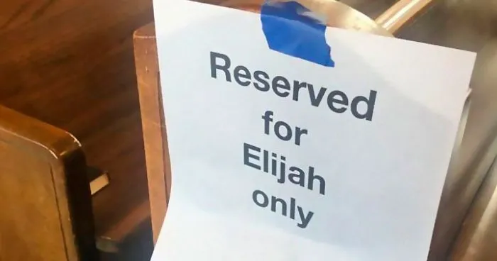 This Church Uses Hilarious And Accurate Biblical References To Enforce Social Distancing (8 Pics)