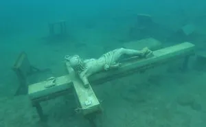 These Are 14 Creepy Things Discovered Lying At The Bottom Of Various Lakes