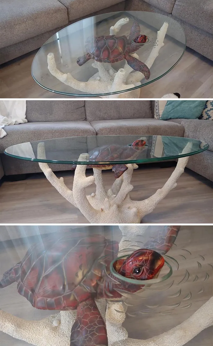 Encontré esta mesa en una venta hoy. Me encantan las tortugas