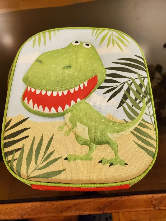 Le he dicho a mi esposa que no me importa lo que digan mis compañeros de trabajo, quiero esta fiambrera