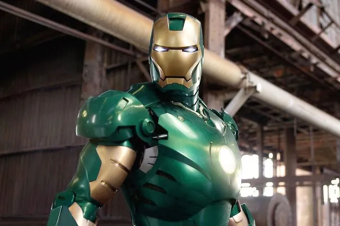 En Iron Man (2008), Iron Man es verde, porque soy daltónico