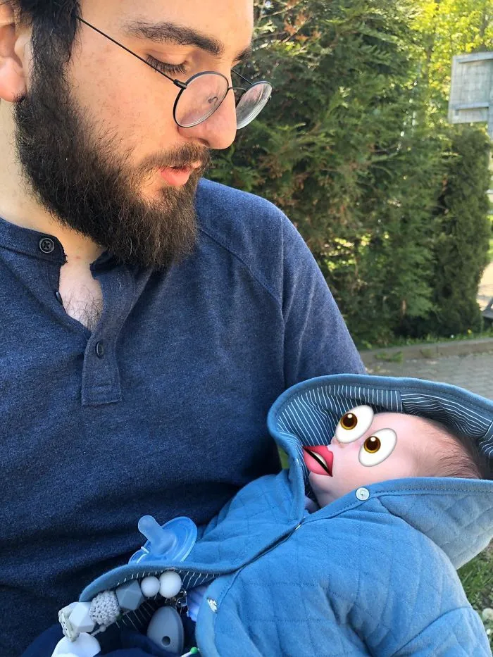 Mi esposa no quería que saliera la cara de nuestro hijo en redes sociales, así que la tapé. No quiere que lo vuelva a hacer